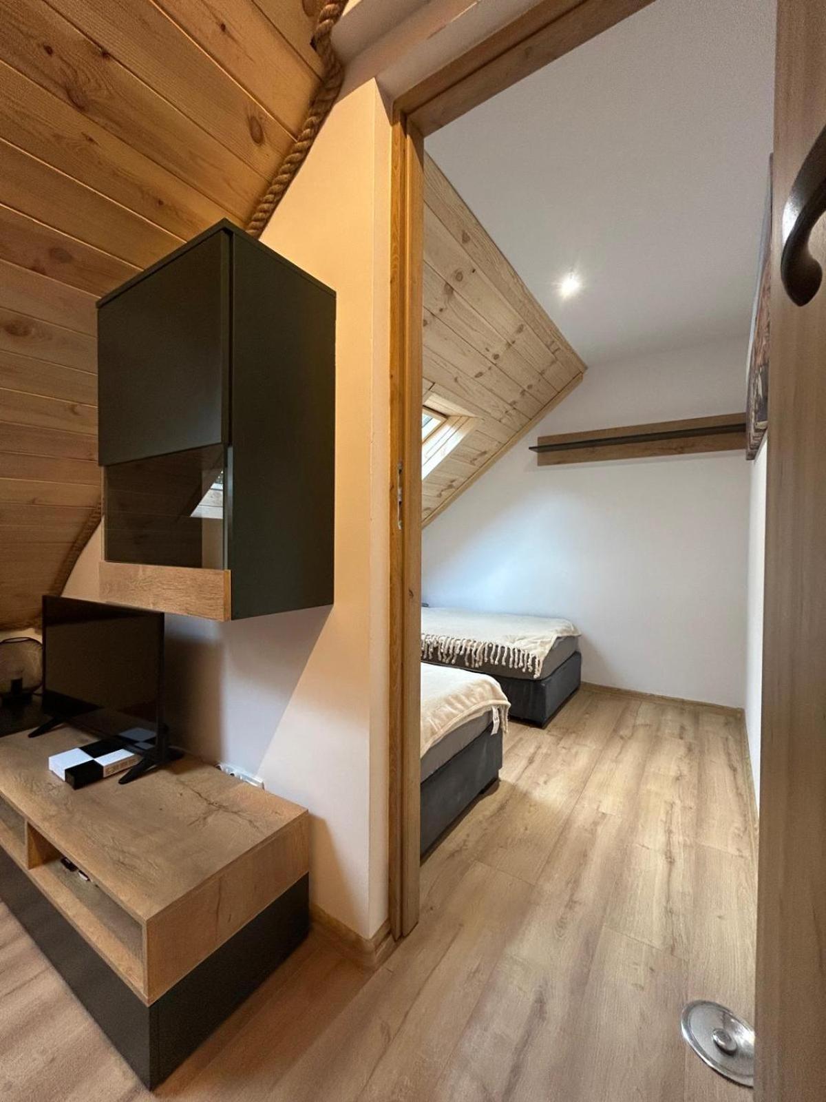 Poloninka Hotel Ustrzyki Górne Екстериор снимка